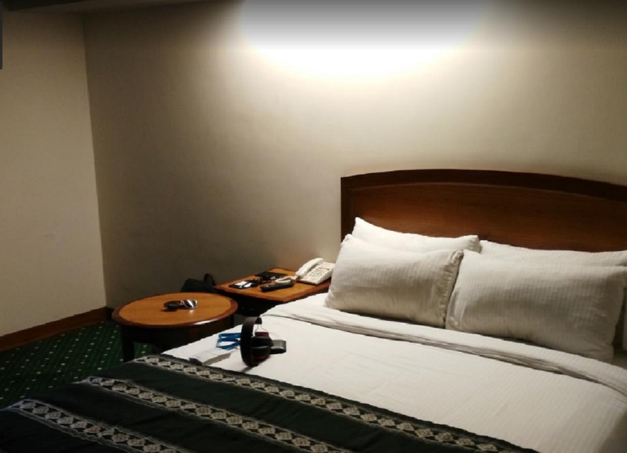 Embassy Inn, Karachi Extérieur photo