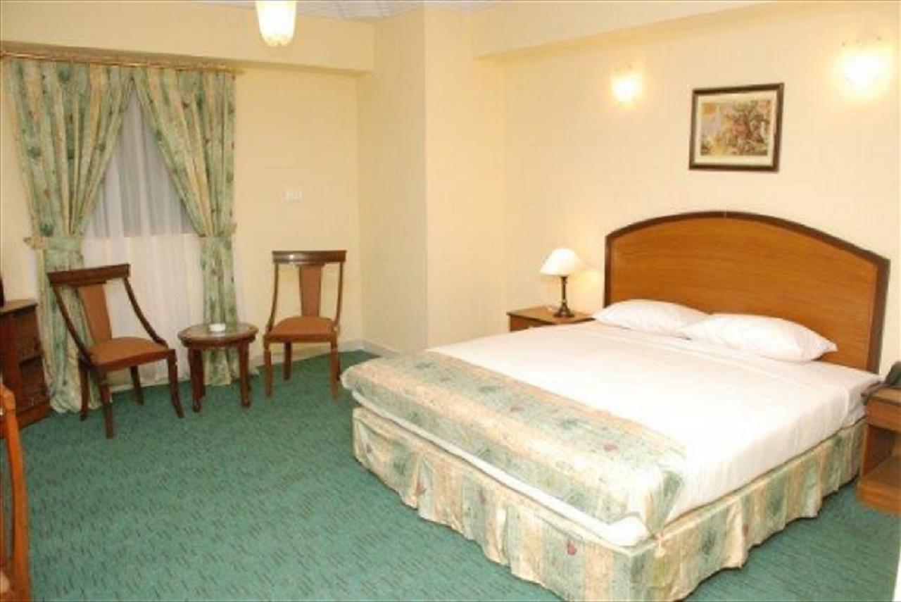 Embassy Inn, Karachi Extérieur photo