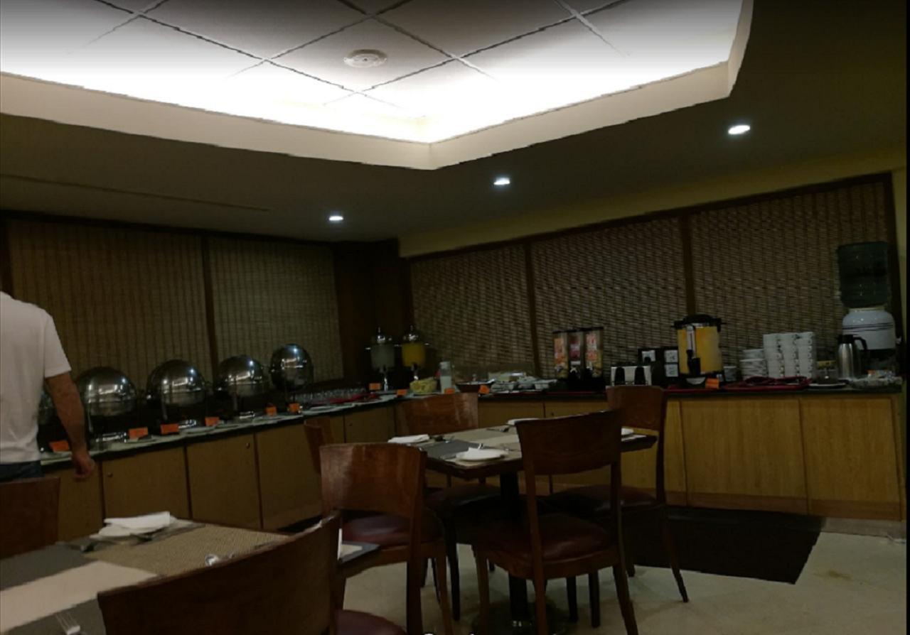 Embassy Inn, Karachi Extérieur photo