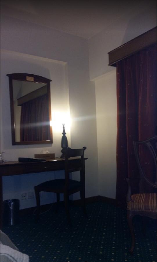 Embassy Inn, Karachi Extérieur photo
